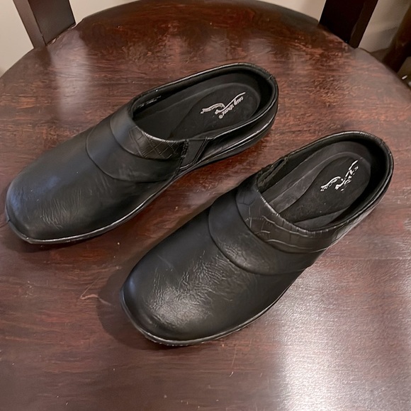NWOT easy street Comfort Wave black mules, size 8 - Picture 1 of 11